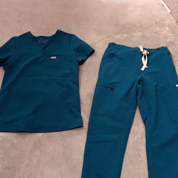 FIGS XXS Catarina Top/XS Yola Skinny Scrub Pants Caribbean Blue - Picture 1 of 10